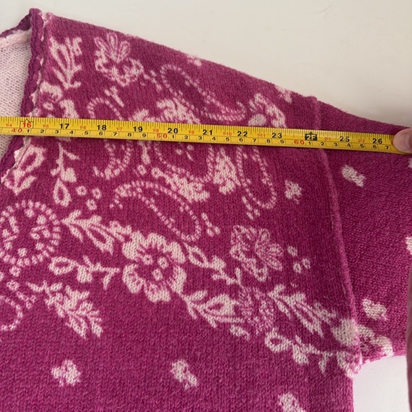 Sundance magenta purple V-neck long sleeve sweater w cream floral paisley detail - Picture 14 of 16